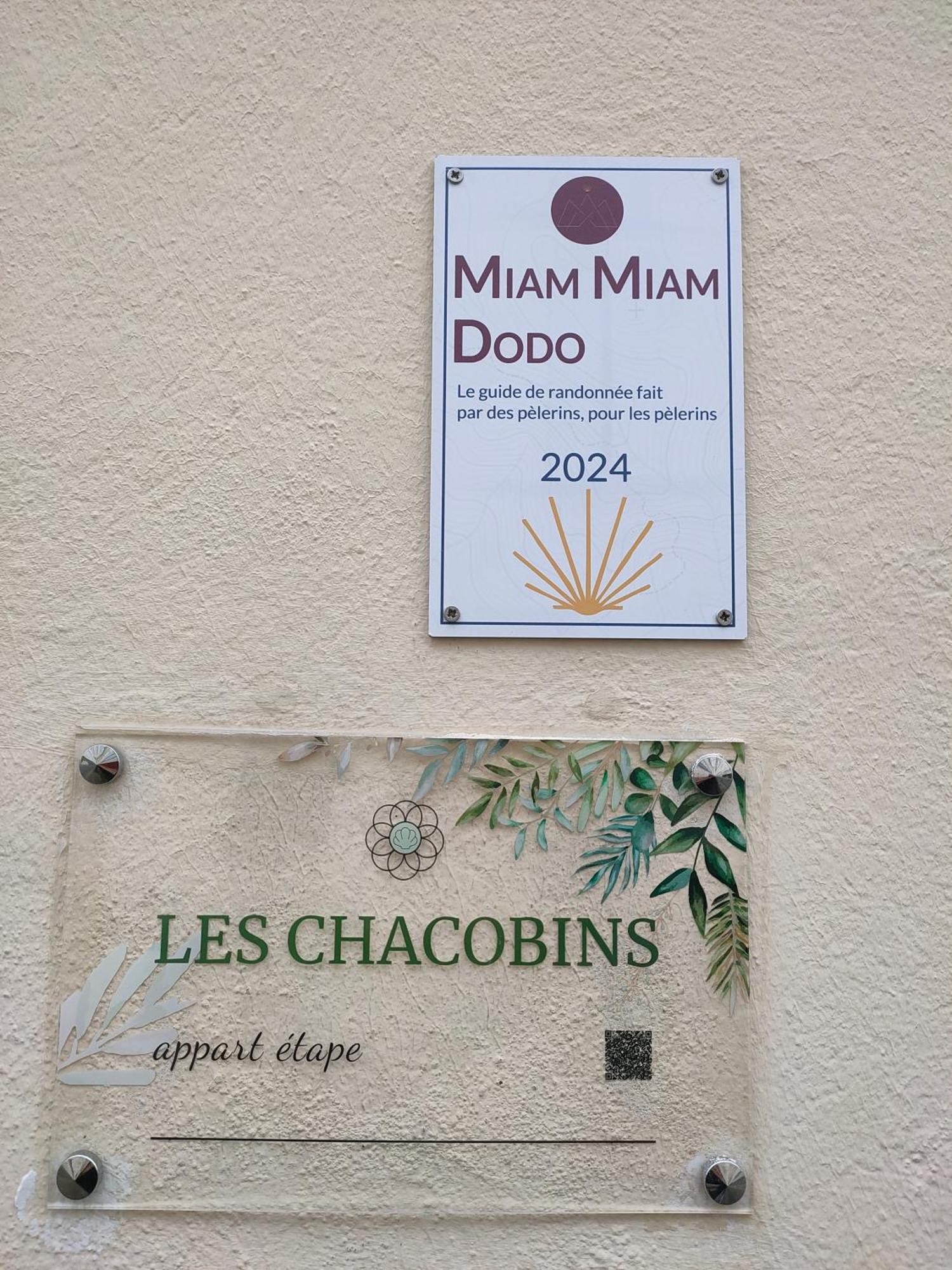 "Les Chacobins" - Appart'Etape Avec Garage Velos La Réole Room photo